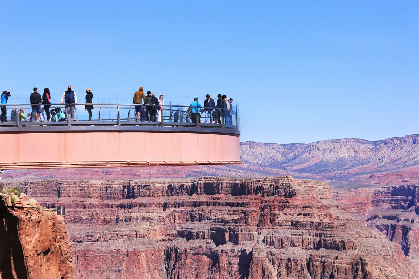 Peope at the Grand Canyon
