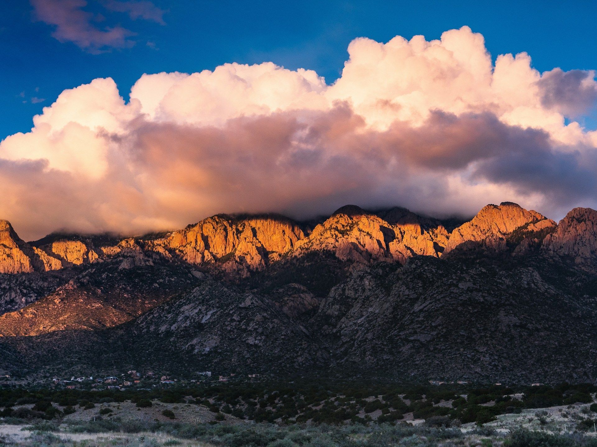 Brown and black mountain in Albuquerque NM