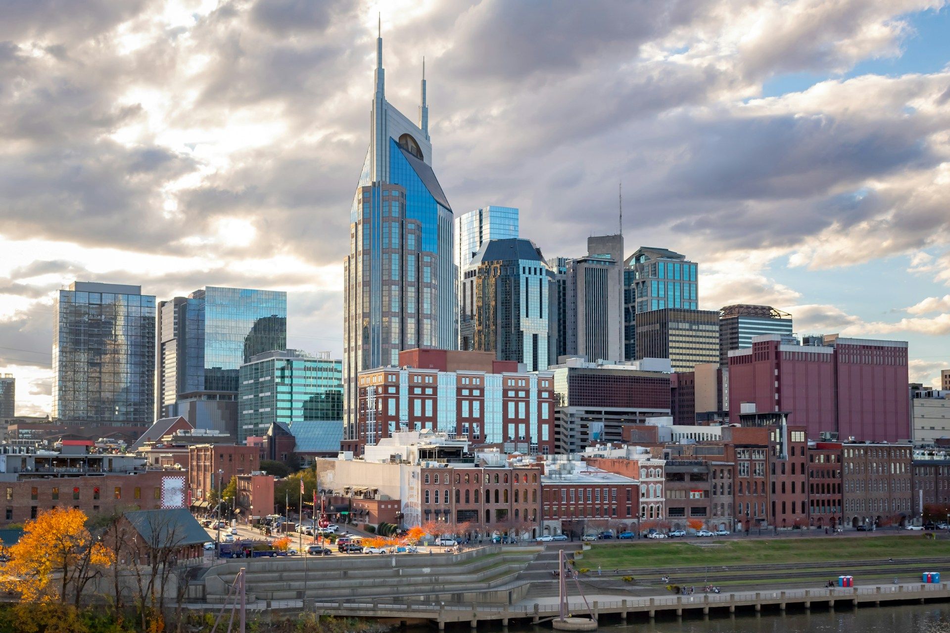 Nashville Tennessee skyline over Cumberland River