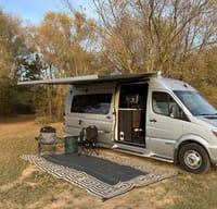 Hilda the Winnebago! (Great MPG, Solar, and off grid, 100% Boondockable)