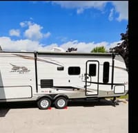 Greg and Joanna’s 2020 Jayflight 22’ bunkie