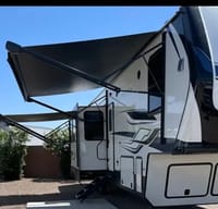 Robert's Keystone Montana High Country Fifth Wheel