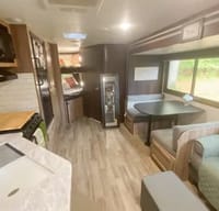 Spacious & Modern Jayco Travel Trailer