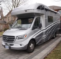 Ian&Filla Winnebago 24 view Class C