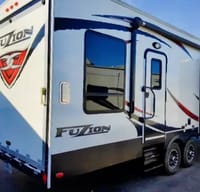Timothy's Keystone Fusion 301 Toy Hauler