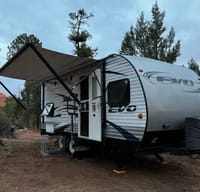 Spacious Bunkhouse RV | Sleeps 5 | Solar Powered + Free Generator