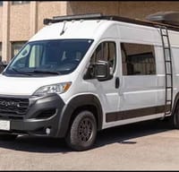 Jonathan's Vanlife Elya
