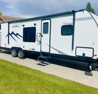 Jason's Coachmen Apex 300BHS Travel Trailer