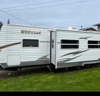 Ed's Wildwood by Forest River