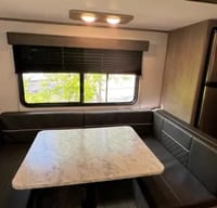 2022 Dutchmen Coleman Lantern - Sleeps 8