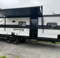 Neighbor's Grand River 270BHSN Northern Edition Travel Trailer