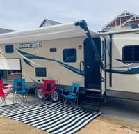 Matt's Mobile Mansion - Ultra Lite 2017 Shadow Cruiser 279DBS
