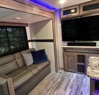 *SNOWBIRD RENTALS AVAILABLE* (Walker’s crossroads zinger light travel trailer)