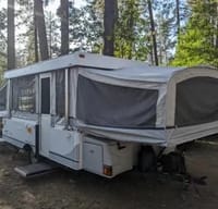 **Adventure-Ready 2004 Coleman/Fleetwood Utah Pop-Up Camper