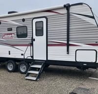 "Chill'n 2"Dutchmen Coleman Lantern LT Travel Trailer