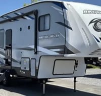 Family getaway 5th wheel camper.