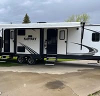 Shawn's Crossroads 331BH Travel Trailer