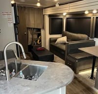 White Family Luxury Trailer for 8