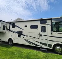 Jenalee's Coachmen Pursuit Class A