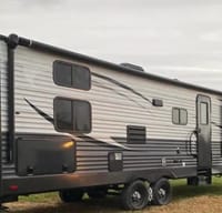 Brady's Layton Skyline Travel Trailer