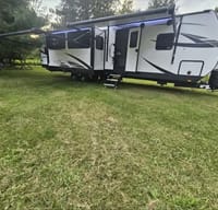 Girls Night Out 2014 Starcraft Spacious King BR Camp In Comfort