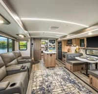 The Tumbleweed | Fully-Loaded Bunk House (Sleeps 8)