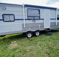 Lexgorentals Shasta 26BH Travel Trailer