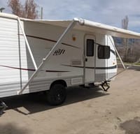 Riley and Kate's Jayco Swift SLX 18 ft
