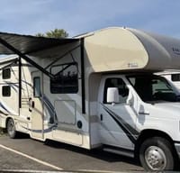 2018 Thor Freedom Elite: Sleeps 8, drive anywhere!