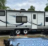 Happy Glamper Camper
