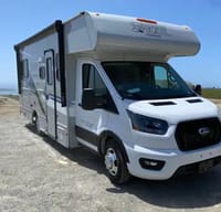 Meet Calvin! DISCOUNT FOR FIRST RESPONDERS, MILITARY AND NURSES! Easy Driving, Family Friendly, Solar Home Away From Home!