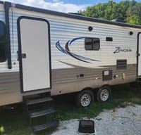 Curtis's Crossroads Zinger Travel Trailer