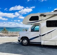 Jeff & Angie's Thor Motor Coach Four Winds Class C