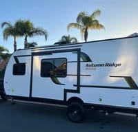 Fox RV Rentals 188BHS Travel Trailer
