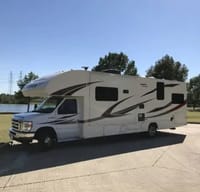 Family friendly with all the comforts of a home on wheels