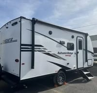 Brand New, LD's Pet Friendly Trailer, Sleeps 6