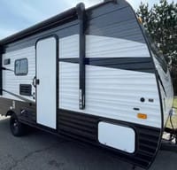 Mini-Bertha 2021 Keystone RV Hideout 175BH