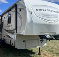 Steven's Cruiser RV Crossroads RV Fifth Wheel