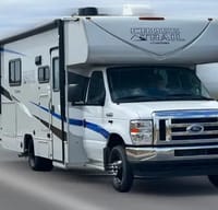Easy to drive - 2021 perfect size Class C - HotelBuster