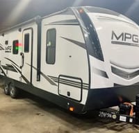 Luxury Life MPG Ultra-Lite 2500BH Travel Trailer