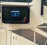 Winnebago-Superior Ride-Deluxe Living-Family Fun
