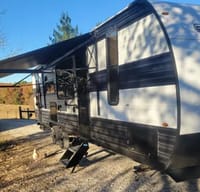 Cozy acres Farm Forest River 26brb Travel Tr6