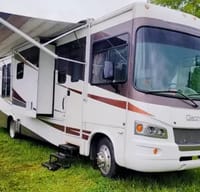 Rare 2 bedroom Motorhome - Bunkhouse - Forest River Georgetown - Class A