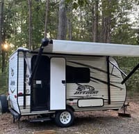 Cozy Little Mini Great for Couples or Small Family