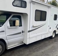 Amazing Motor home road trip experience - super clean