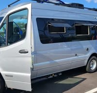 Don's Winnebago boldt 70KL Class B