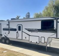 LUXURY 5TH WHEEL WITH 2 BEDROOMS AND 2 FULL BATHROOMS. TONS OF SPACE!