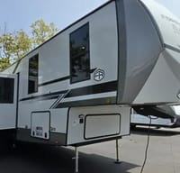 Luxury Forest River Salem Hemisphere 375FAM Fifth Wheel