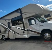 2016 Four Winds • Your Home Away From Home!
