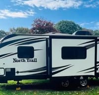 Stix & Stones Heartland NorthTrail – Couples Glamper Adventure Awaits!